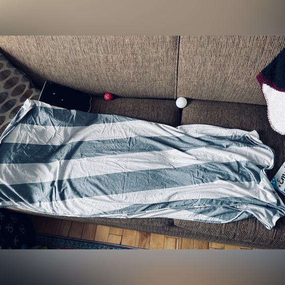 Lululemon scarf/shawl - Picture 2 of 2